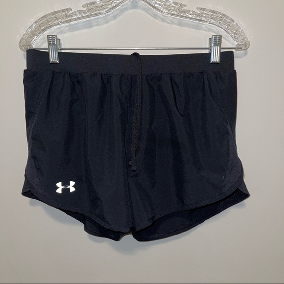 Under Armour Woman Shorts Size M - Picture 4 of 4